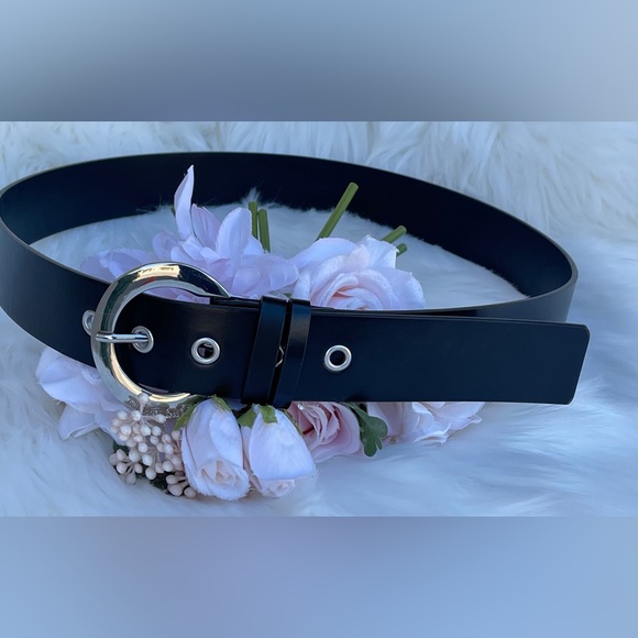 Michael Kors Women's Black Belt - Picture 6 of 14
